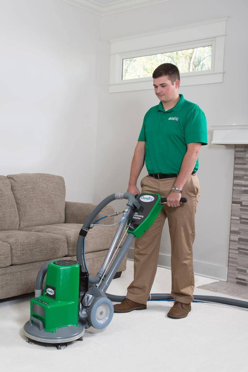 carpet cleaning tech